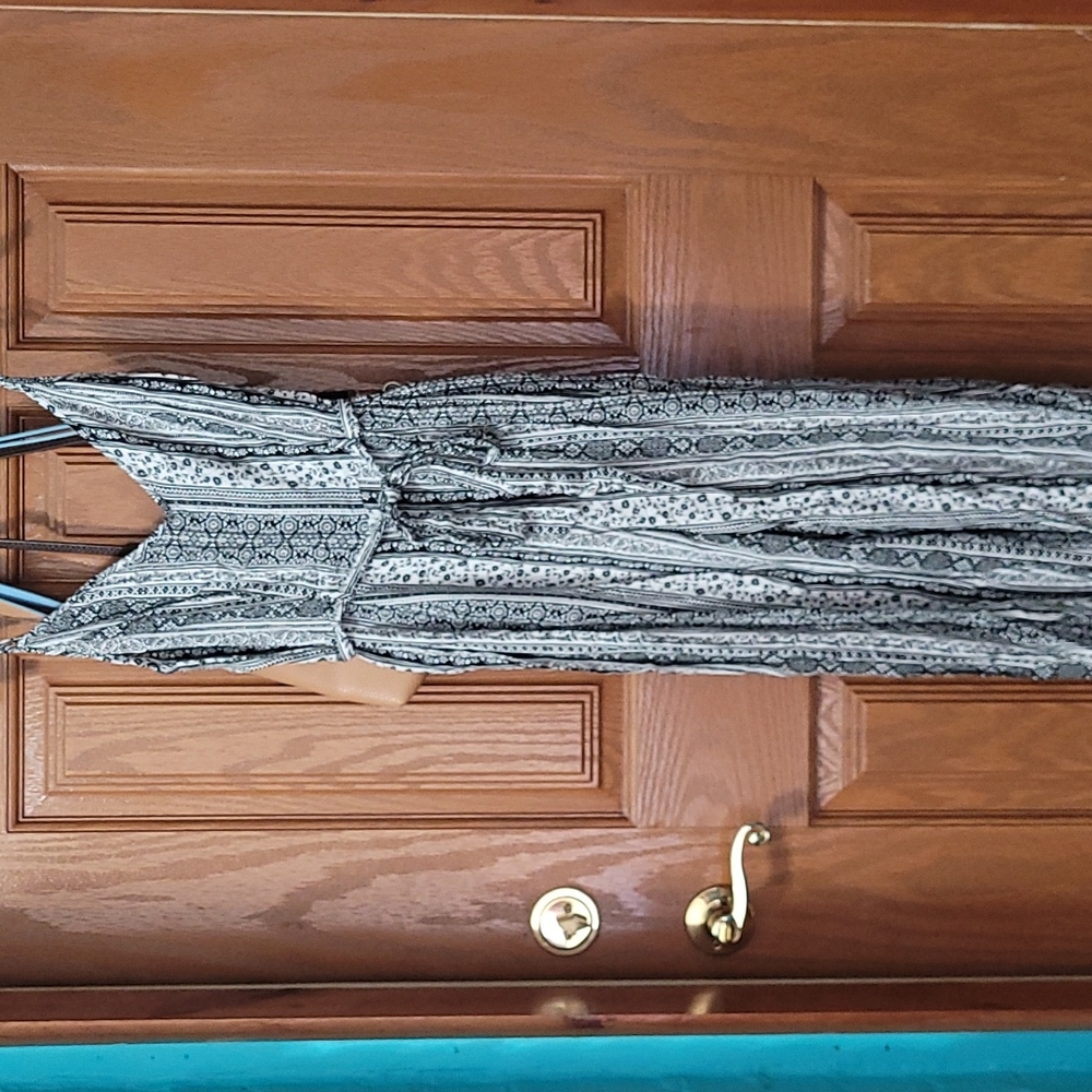 Forever 21 jumpsuit M